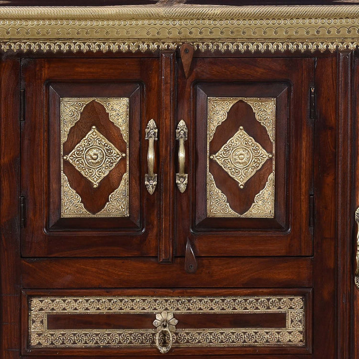 Orientalisk byrå Ameera Brown