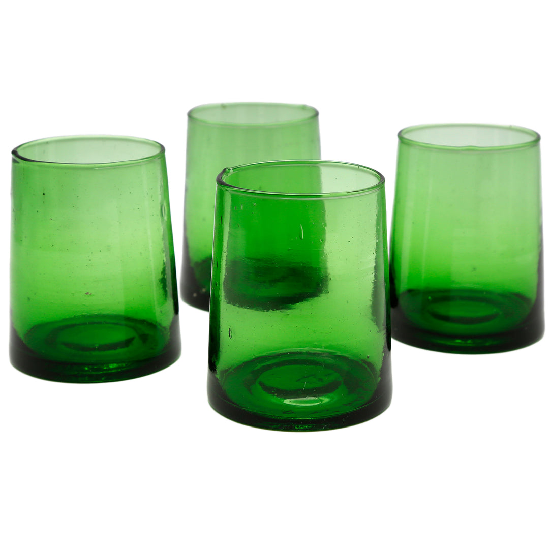 Cocktailglas med livlig glasstruktur - grönt, robust och individuellt