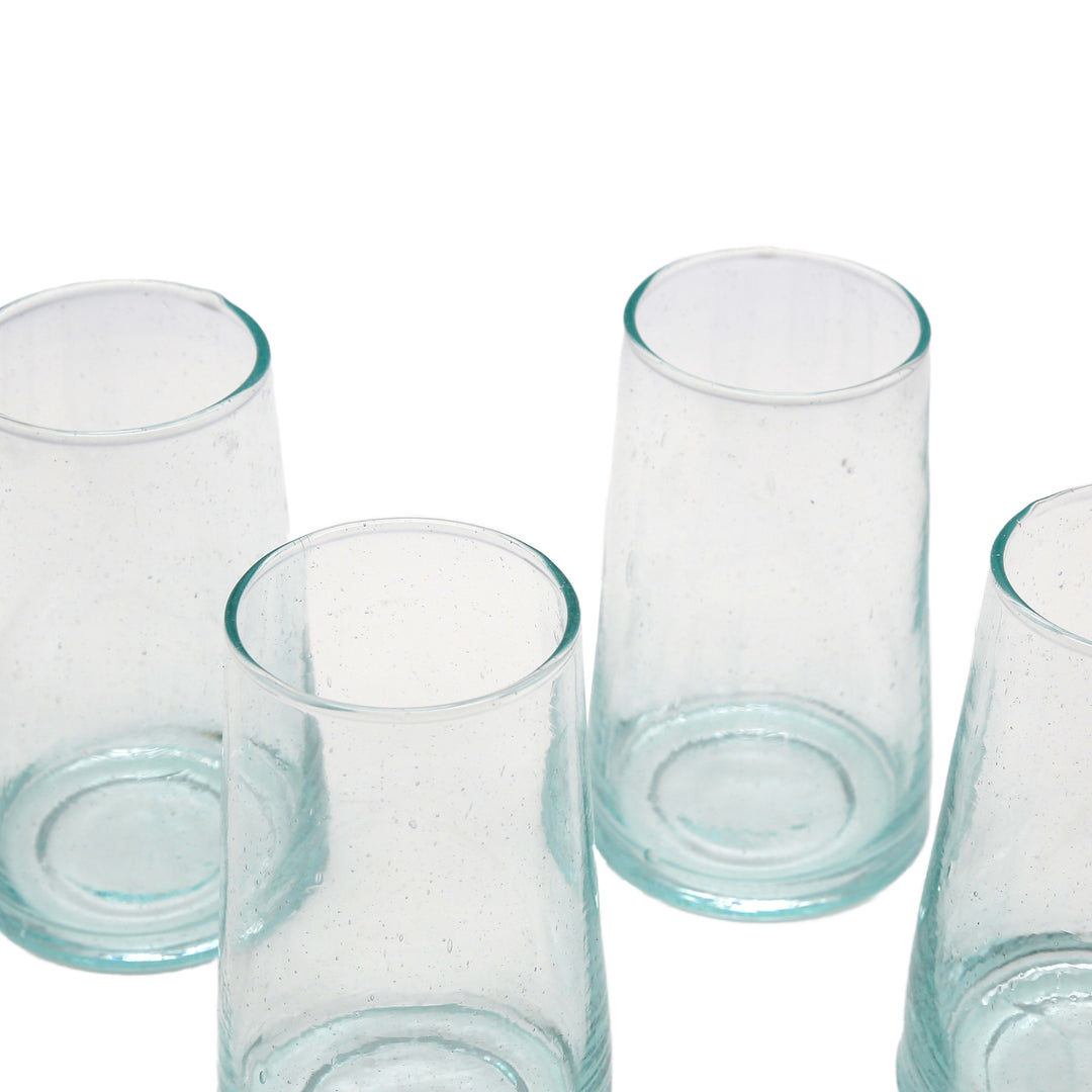 Cocktailglasset av klart glas i en förpackning om 4 - munblåsta med synlig struktur