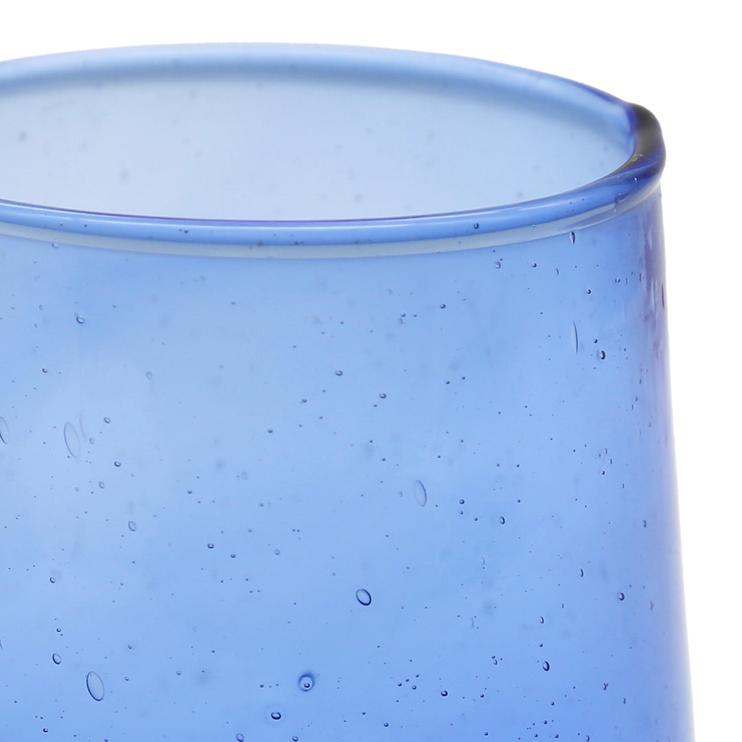 Longdrinkglas av återvunnet glas – med lätt struktur och modernt utseende