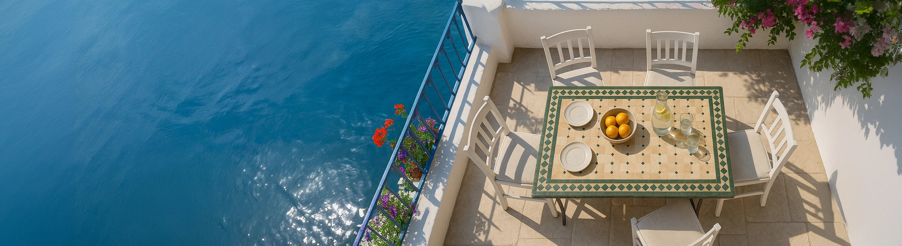 Mosaikbord 120x80 – Mosaikbord 120x80 cm i rektangulär form med sittgrupp på balkongen eller terrassen vid havet - stort bord för gemensamma måltider