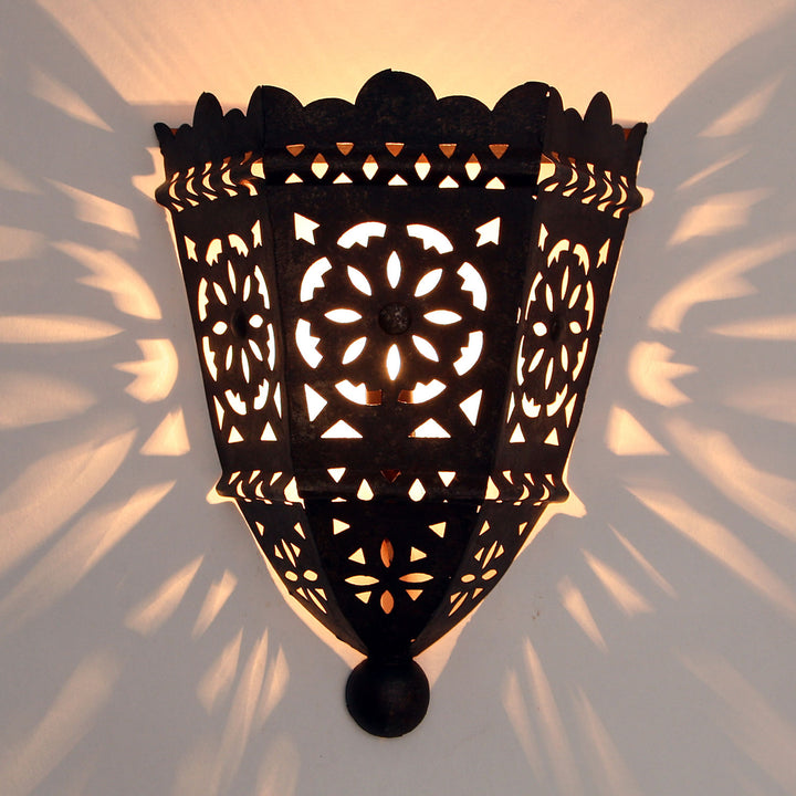 Orientalisk vägglampa i järn EWL10