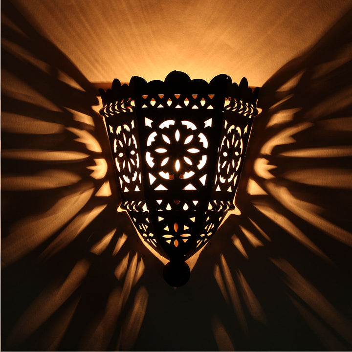 Orientalisk vägglampa i järn EWL10